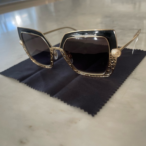 Dolce & Gabanna Brand New Sunglasses - Picture 4 of 5